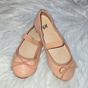 H&M girls shoes- size 9